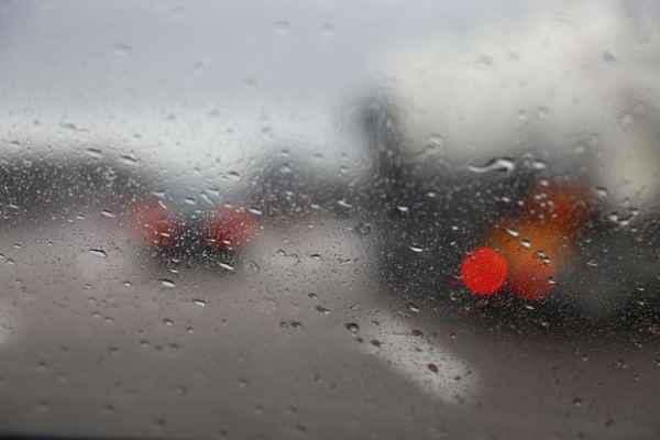 Regenfahrt mit dem Auto