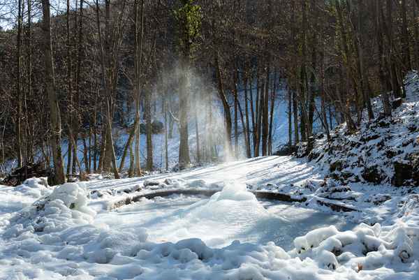 gefrorener  Springbrunnen