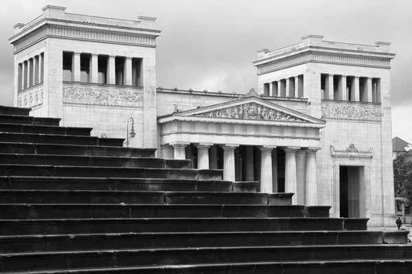 Propyläen am Königsplatz