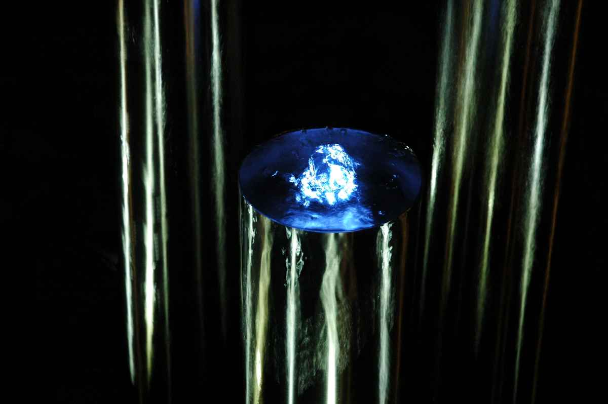 Edelstahlsäule - Brunnen