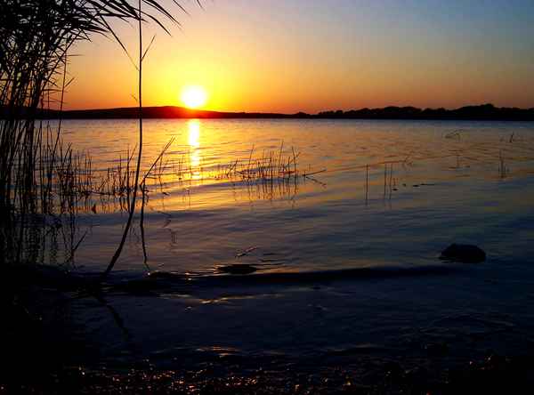 Sonnenuntergang am Stausee (3)