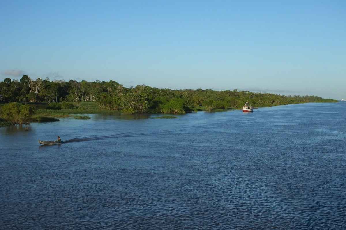 Schiffe auf dem Amazonas