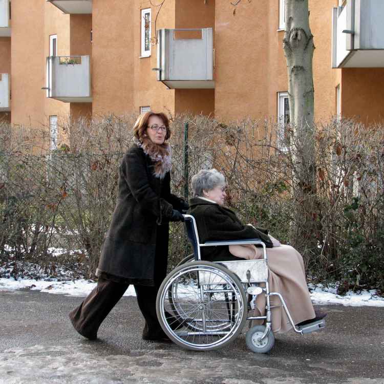 Altenpflege - Ausfahrt im Winter