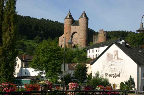Eine  Burg