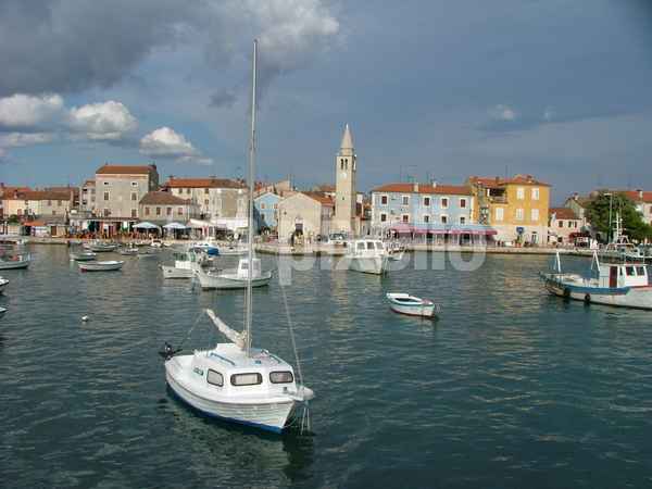 Hafen von Fasana