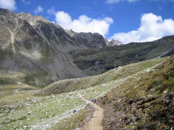 Düsseldorfer Hütte in noch weiter Ferne
