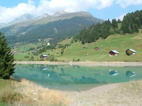  See bei Brigels und Blick auf Berge