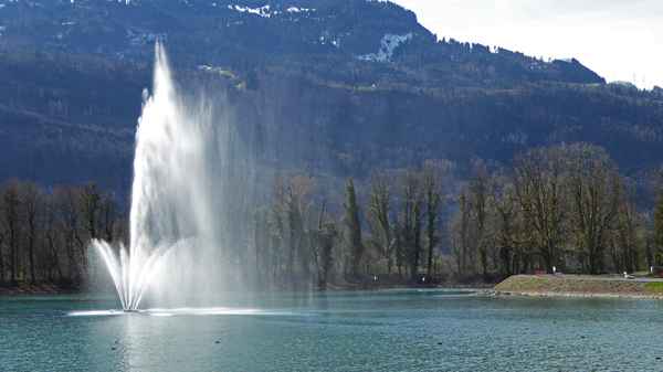 Fontäne bei Weesen am Walensee