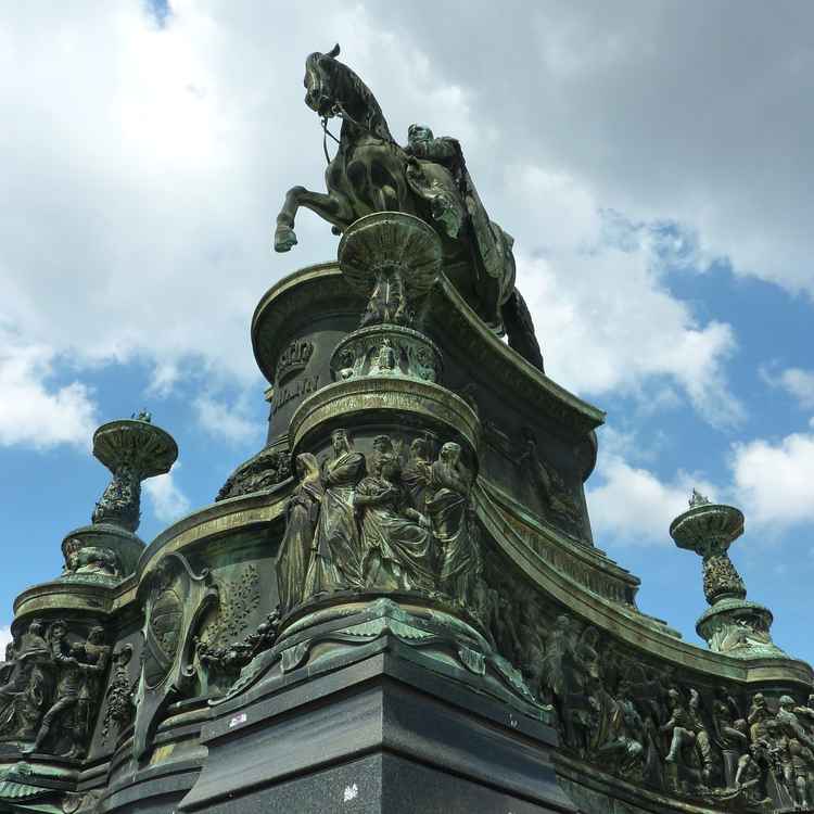 Johann von Sachsen Statue
