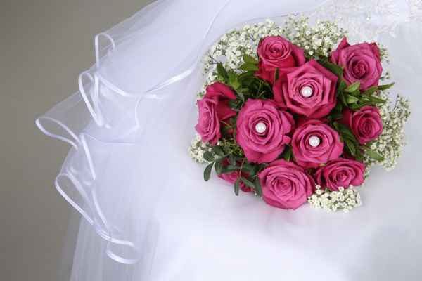 Brautstrauß mit Schleier