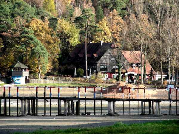 Bootssteg am Dechstendorfer Weiher bei Erlangen