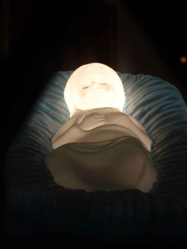 elektrischer Jesus in der Krippe