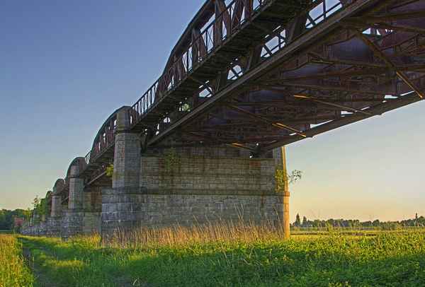 Eisenbahnbrücke