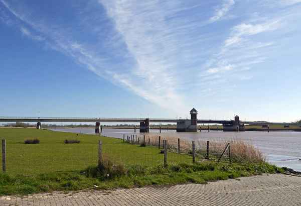 Die letzte Emsbrücke . . . .