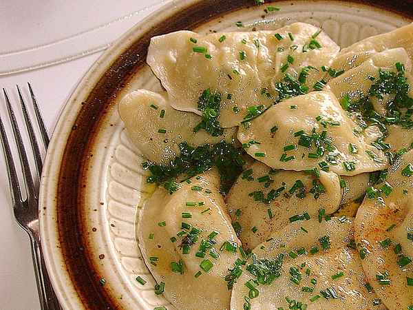 Osttiroler Spezialität: Schlipfkrapfen mit brauner Butter und Schnittlauch