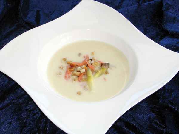 Spargelzeit: Spargelcremesüppchen 01