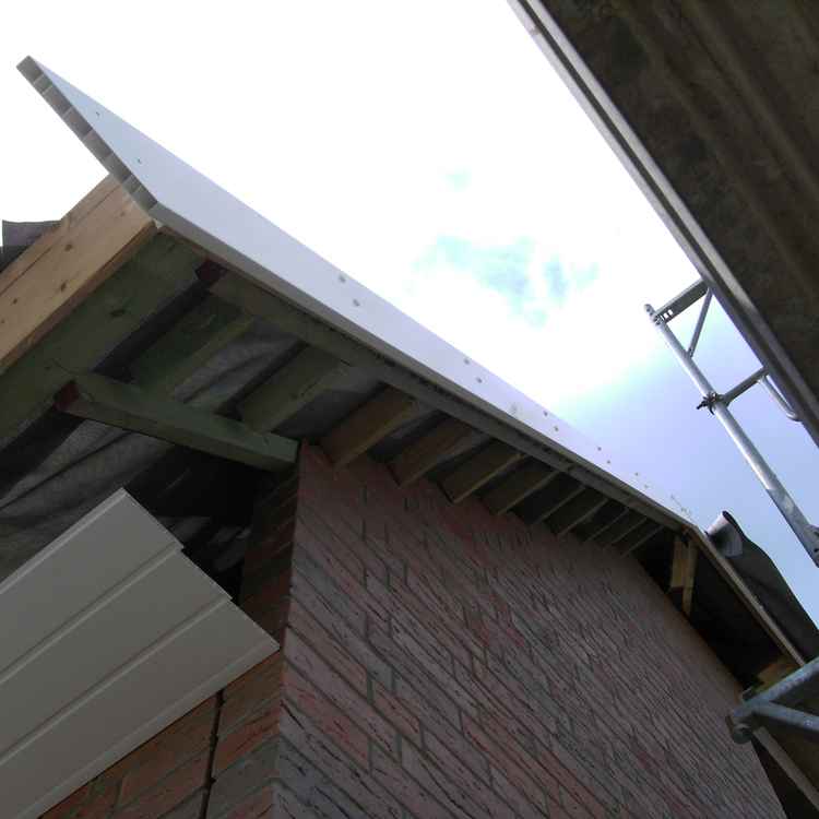 Dachüberstand ohne Verkleidung