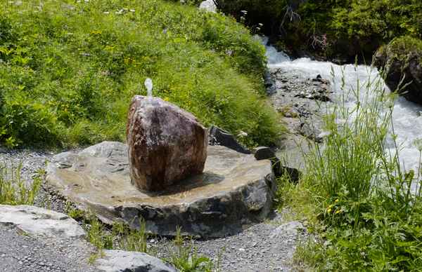 Steinbrunnen am Weissenbach