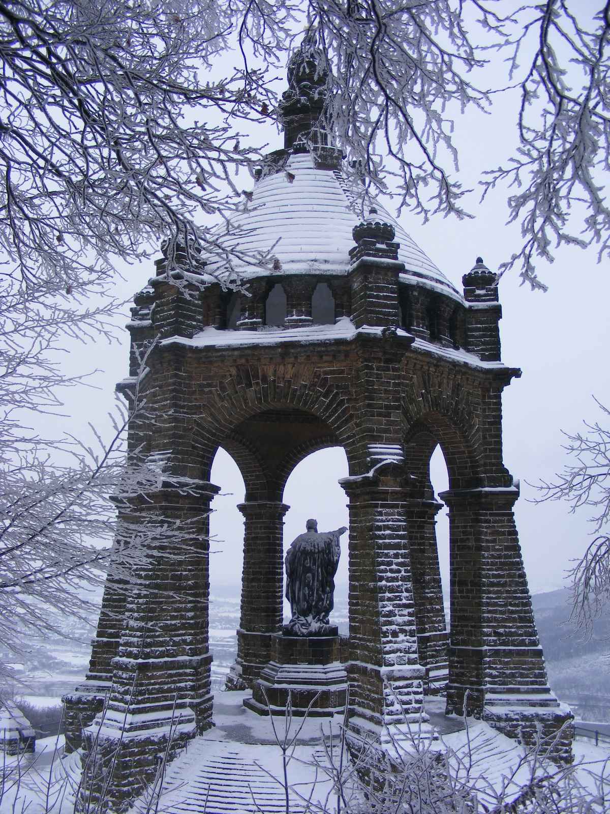Kaiser-Wilhelm-Denkmal im Winter