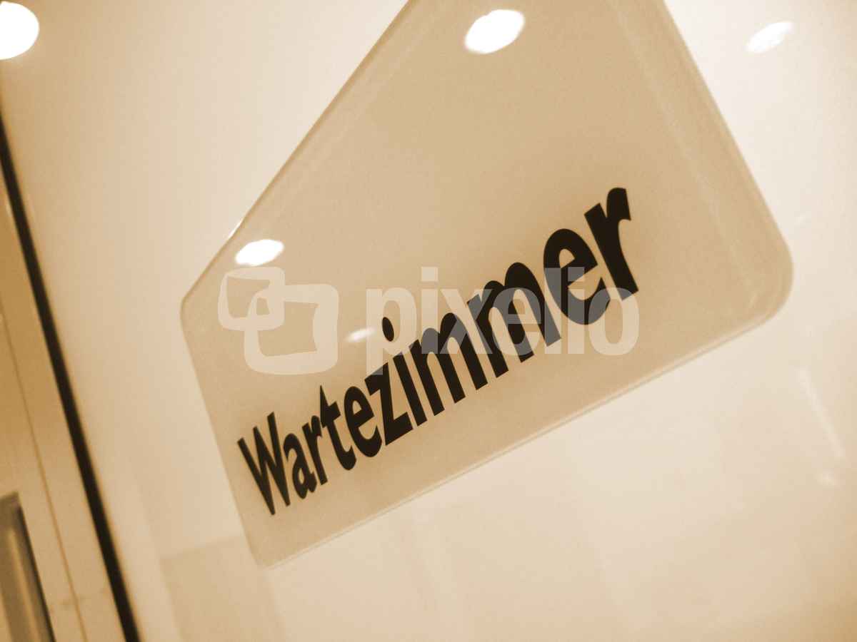 Wartezimmer gelb-braun