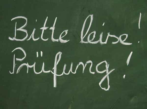 Tafel: Bitte leise Prüfung!