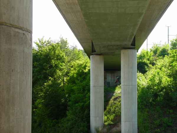 Unter der Brücke