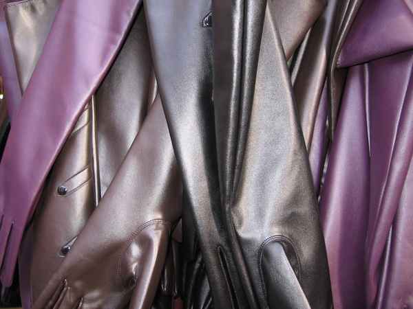 Handschuh-Muster in Lila-Schwarz