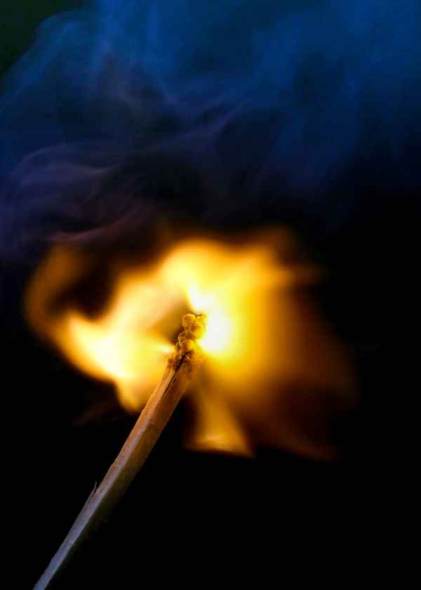 Entflammtes Streichholz