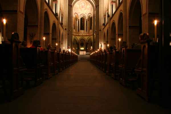 Quirinus Münster: Kircheninneres