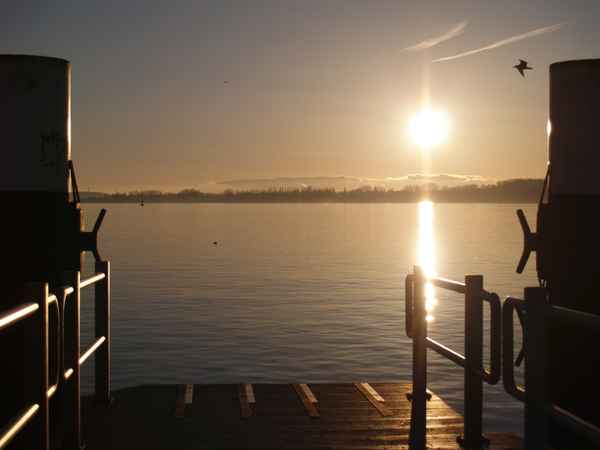 Abendsonne am Fähranleger