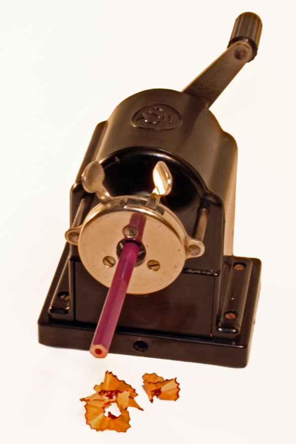 Spitzmaschine mit Stift II