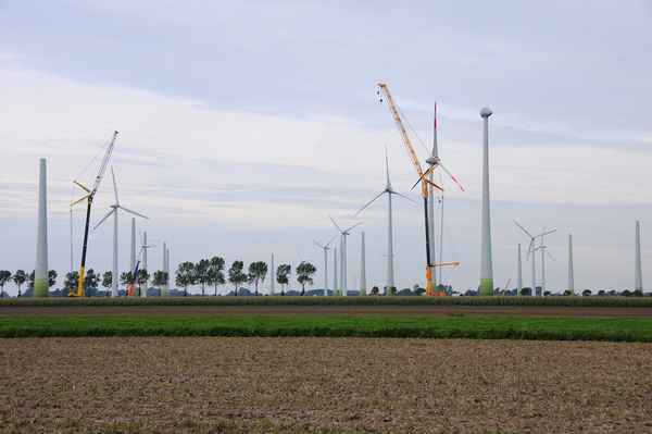 Windpark im Bau