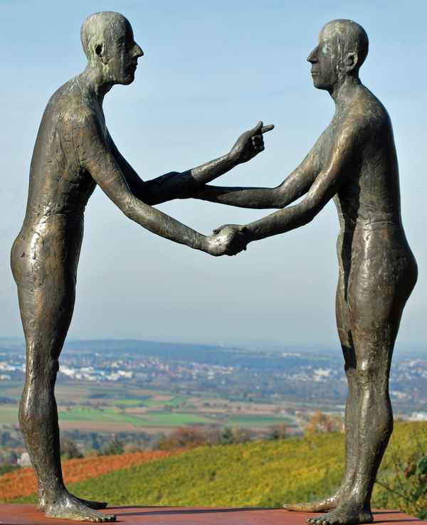Diskussion im Weinberg