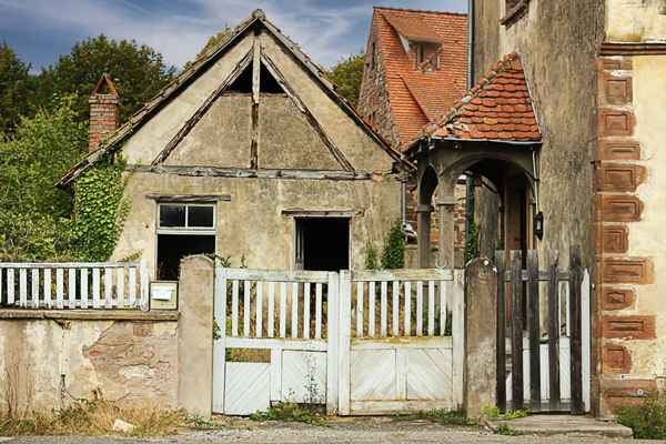 Haus renovierungs bed&uuml;rftig