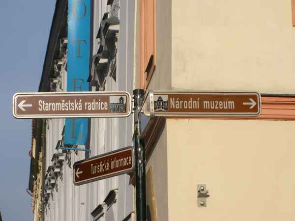 Wegweiser in Prag
