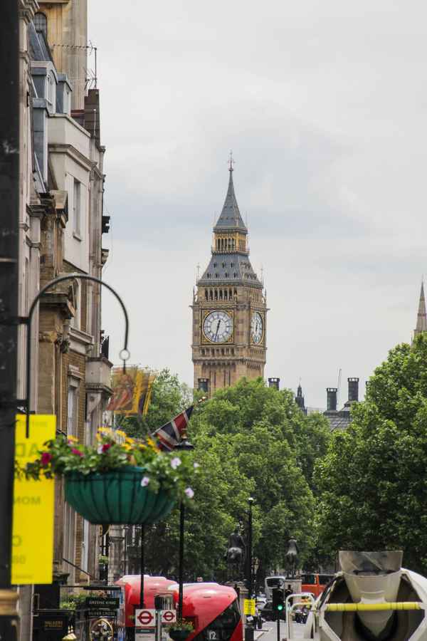im Hintergrund Big Ben