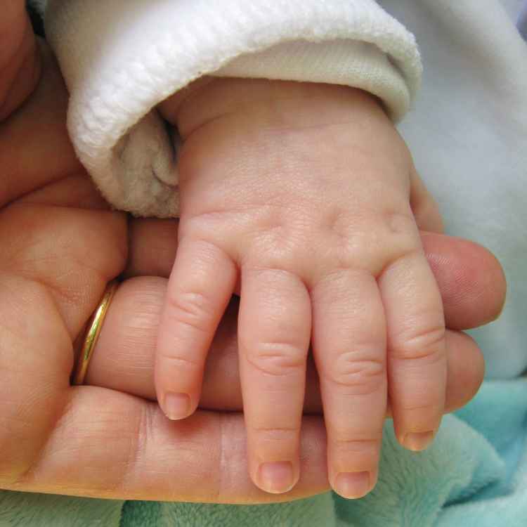 Hand in Hand / jung und alt