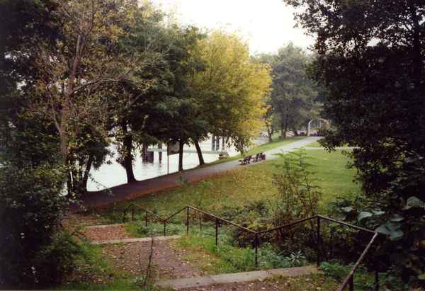 Berlin-Köpenick, Mentzelpark an der Spree