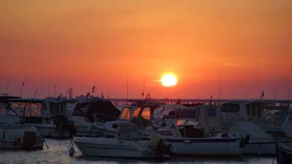 Abendliche Romantik im Hafen