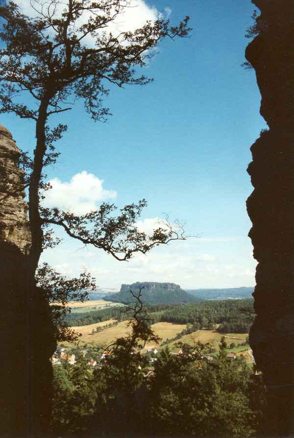 Lilienstein im Hintergrund