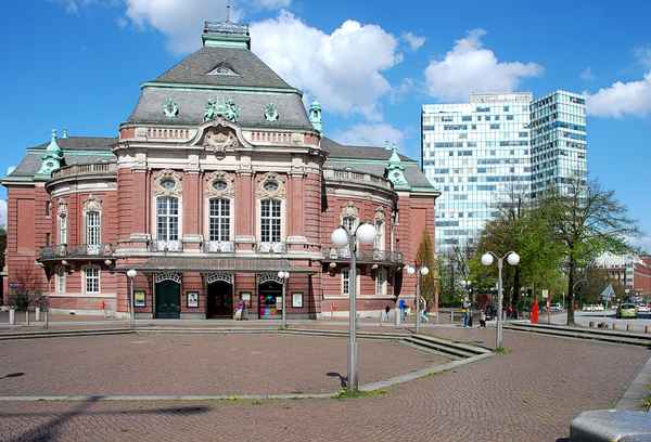 Laeiszhalle und Unileverhochhaus