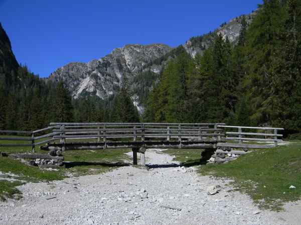 Über diese Brücke musst du gehn......