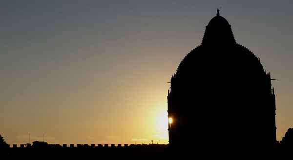 Sonne zwinkert in Pisa