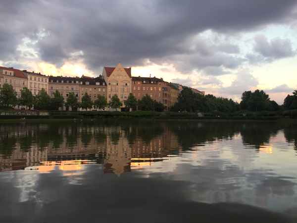 Engeldammbecken in Berlin am Abend / Foto: Alexander Hauk