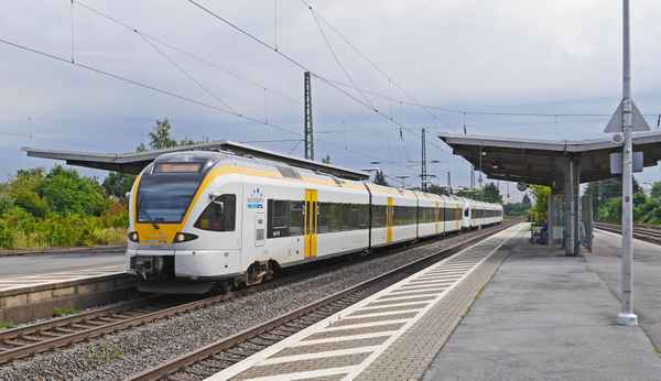 Regionalzug der eurobahn . . . .