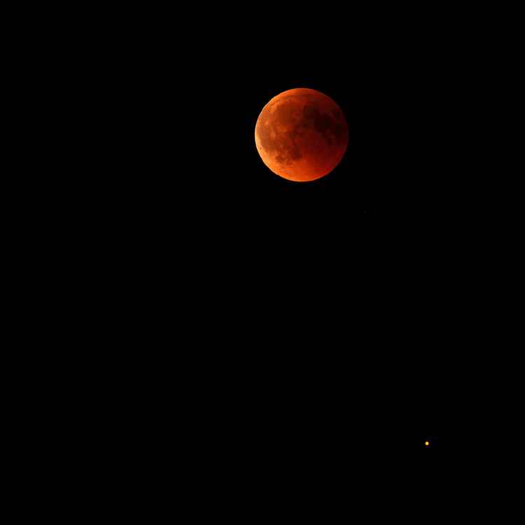 Blutmond mit Mars vom 27. Juli 2018