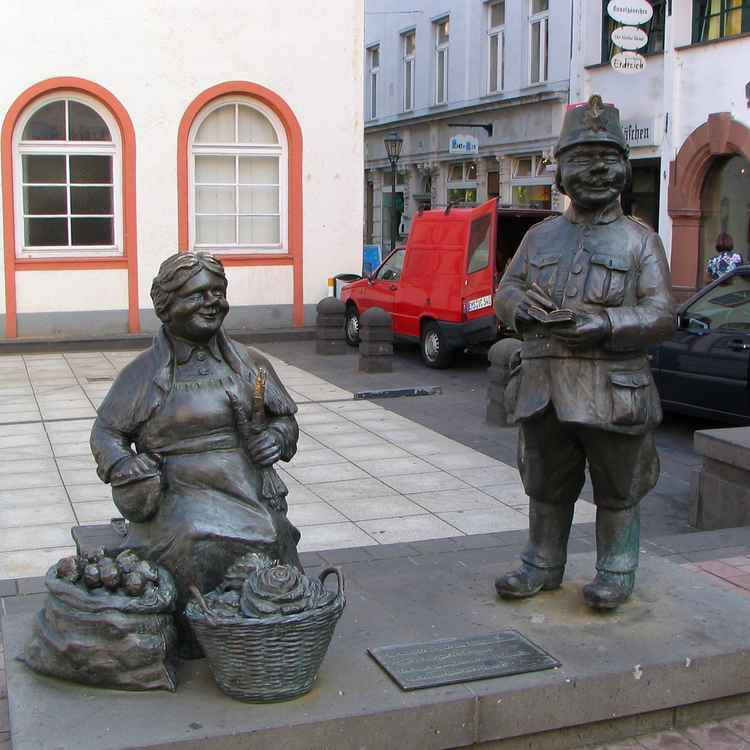 Marktfrau und Schutzmann