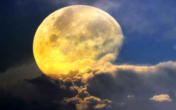 Himmel,Mond und Wolken