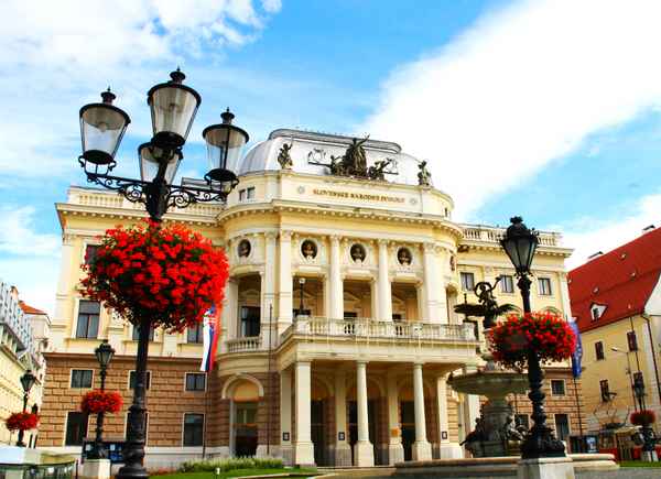 Bratislava - Das Slowakische Nationaltheater 01