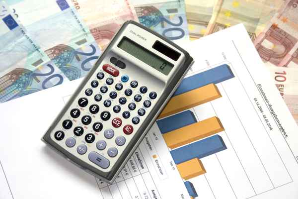 Ausgaben und Einnahmen